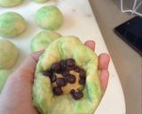 Foto langkah ke 8 dari resep Roti pandan isi coklat kacang.