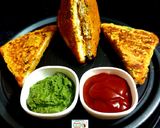 A picture of step 5 of मिक्स वेज चीला ब्रेड टोस्ट (mix veg cheela bread toast recipe in.