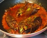 A picture of step 9 of Bengali: Koii Machher Tel-Jhal.