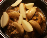 Foto del paso 14 de la receta: Pollo en salsa con patatas guisadas