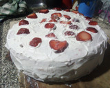 Foto del paso 5 de la receta: Torta de frutillas y crema🍓