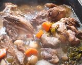 Foto del paso 4 de la receta: Pollo al vino o coq au vin