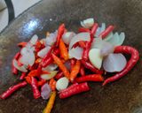 Foto langkah ke 2 dari resep Sambal Cumi Asin.