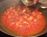 Foto del paso 5 de la receta: Fideuá en pareja 💏(papa👨‍🍳cocinando👨‍🍳y yo de pinche 👩🏻‍🍳🤳)