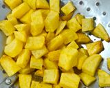 Foto langkah ke 1 dari resep Sambal Cumi Asin Kentang.