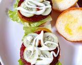 Foto langkah ke 3 dari resep Mini Burger Teriyaki.