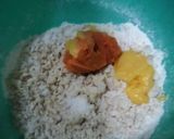 Foto langkah ke 2 dari resep Donat Ubi Kuning.