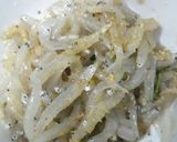 Hình bước làm 4 của món Cá mờm nấu lá me đất