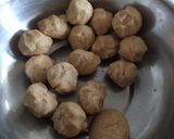 A picture of step 2 of Bhakhari (Shallow fry).