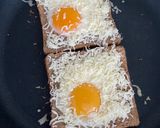 รูปขั้นตอนการทำที่ 3 ของ Cheesy Baked Egg Toast 😊