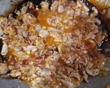 Foto langkah ke 2 dari resep Mie Goreng Ayam Pedas.