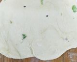 A picture of step 1 of પનીર ટીક્કા નાન પીઝા.