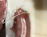 Foto del paso 7 de la receta: Rollitos de lomo rellenos de verdura y guarnición de ensalada campera