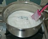 Foto langkah ke 2 dari resep Bubur Sumsum Super Lembut.