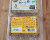 Une image de l'étape 3 de Sandwichs gaufres de carotte, tofu grillé et pesto de betteraves.