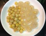 Hình bước làm 2 của món Chè sen long nhãn