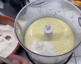 Foto del passaggio 2 della ricetta Torta allo yogurt con pesche e mandorle
