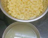 A picture of step 1 of White Rich Creamy Pasta.