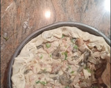 Foto del paso 3 de la receta: Tarta de pollo, bacon y setas 🍄