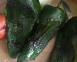 Foto del paso 1 de la receta: Chiles rellenos de pollo y champiñones