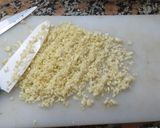 Foto del paso 2 de la receta: Ajos en aceite y albahaca