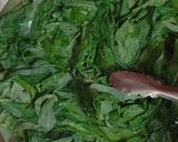 Foto langkah ke 2 dari resep Daun Singkong Rebus Tetap Hijau.