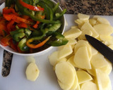 Foto del paso 1 de la receta: Doradas a la espalda con patatas y pimientos en pelotón