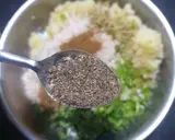 A picture of step 3 of Sabudana Thalipeeth.