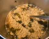 Foto del paso 2 de la receta: Sopa miso con ramén 🍜