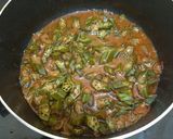 A picture of step 8 of Bhindi curry/ladies finger curry.