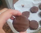 Foto del paso 5 de la receta: Alfajores con masa de CHOCOLINAS