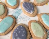 A picture of step 18 of Iced Easter biscuits.