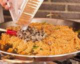 Foto del paso 13 de la receta: Arroz con magro y garbanzos