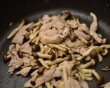 塔香豚肉炒鮮菇（無油）的食譜步驟3照片