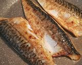 A picture of step 2 of Pan-seared Mackerel Fillet.