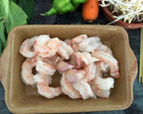 Foto del paso 2 de la receta: 🍁 Tallarines al estilo chino con gambas al ajillo 🧄