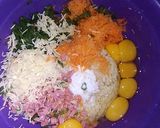 Foto langkah ke 2 dari resep Omelet Makaroni n Sosis Or Macaroni n Sausage Omelette.