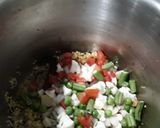 વેજીટેબલ ફાડા ખીચડી (Vegetable Fada Khichdi Recipe In Gujarati) રેસીપી સ્ટેપ2ફોટો