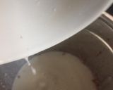 A picture of step 3 of Oats & Strawberry Milkshake with caramelized sunflower seeds.