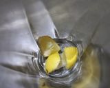 A picture of step 3 of Lemon mint cold tea.