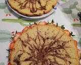 Foto del passaggio 3 della ricetta Torta marmorizzata con crema al cioccolato e fragole