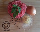 Mustáros húsgolyók borsmártással, sajtszószos spagettiágyon recept fázis 1 fotója