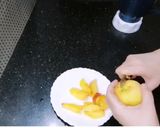 A picture of step 1 of Fresh peach juice 🥤.