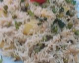 A picture of step 10 of Aloo mater methi pulao.