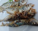 Foto langkah ke 1 dari resep "Ikan Bumbu Kuning Daun Ruku²".