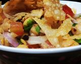 A picture of step 3 of Diet chana chat.