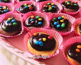 صورة لخطوة 4 من وصفة كب كيك 🧁 مع صوص الشوكولاته 🍫
