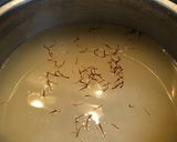 Hình bước làm 1 của món Cơm Nghệ Saffron