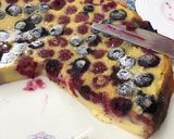 Foto del passaggio 3 della ricetta Clafoutis ai frutti di bosco