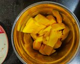 A picture of step 2 of Mango lassi.
